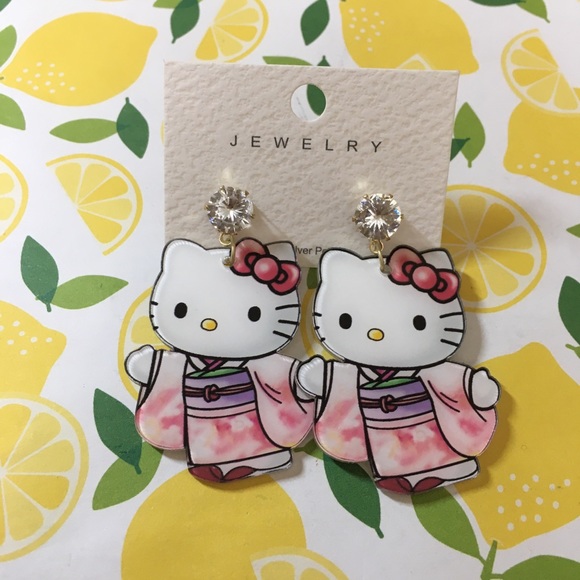 🍊NWT Sanrio Hello Kitty Pink Kimono CZ Earrings - Picture 6 of 12